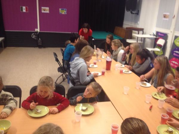 Gjengen på ungdomshuset under internasjonal uke 2013 Gjengen på ungdomshuset under internasjonal uke 2013