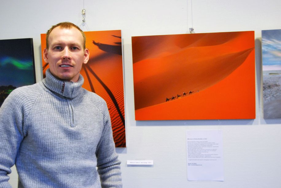 I desember stiller Dariusz Brunke fram bildene sine på rådhuset I desember stiller Dariusz Brunke fram bildene sine på rådhuset