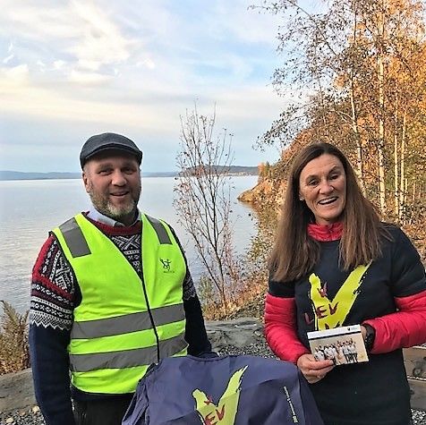 Varaordfører Ole Herman Sveian og rådgiver Anne Furan på Malvikstien i forbindelse med LEV VEL Bilde av varaordfører Ole Herman Sveian og rådgiver Anne Furan