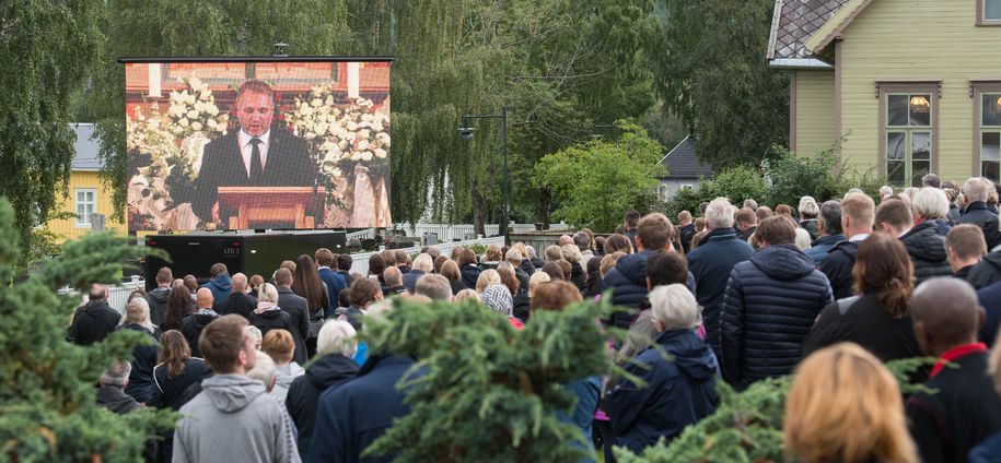 Bjørn Fuldseth - Bladet Mange hadde møtt opp i begravelsen i Hommelvik