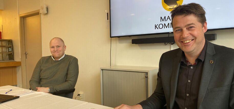 Bilde av ordfører Trond Hoseth og kommuneoverlege Realf Ording Helgesen